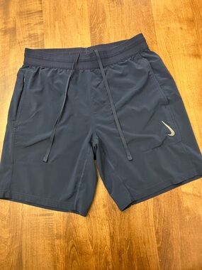 Nike Men's blue Dri-FIT yoga shorts size small